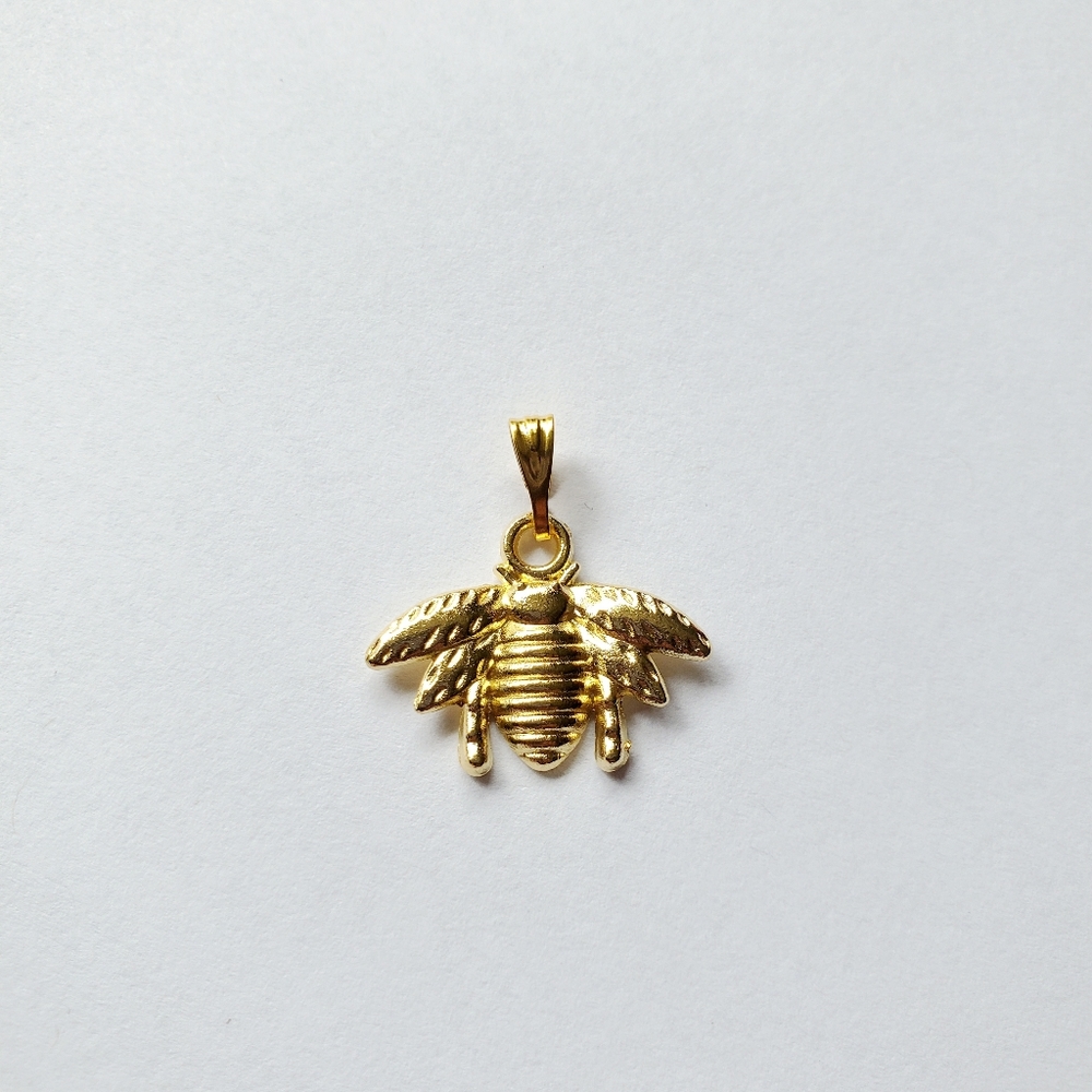 New Gold Bee Charm / Pendant - Picture 11 of 13